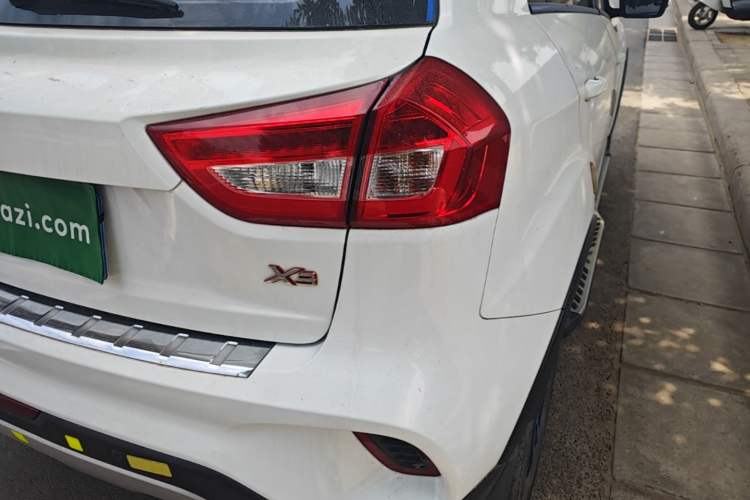 Used Geely Auto Vision X3 2017 1.5L Manual Luxury Model Right Rear Taillight