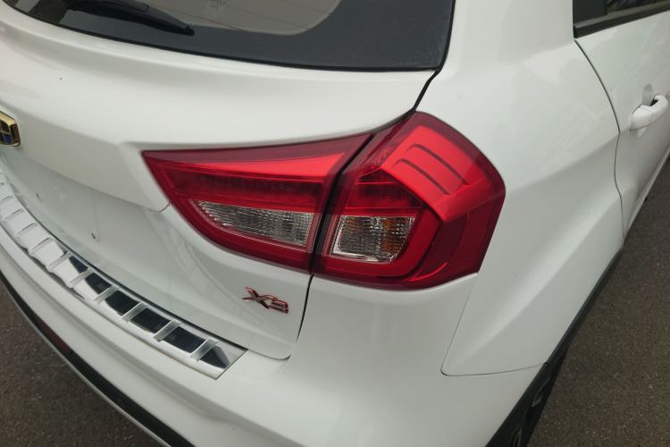 Used Geely Auto Vision X3 2017 1.5L Automatic Elite Model Right Rear Taillight