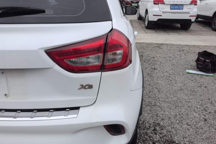 Used Geely Auto Vision X3 2017 1.5L Automatic Elite Model Right Rear Taillight