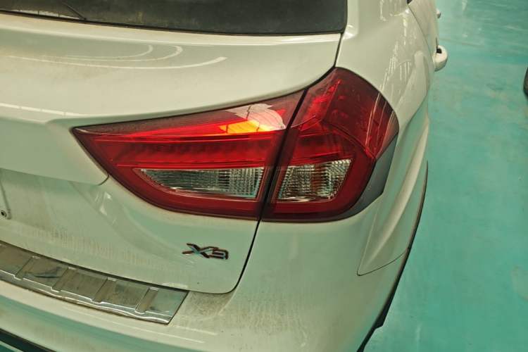Used Geely Auto Vision X3 2017 1.5L Automatic Luxury Model Right Rear Taillight