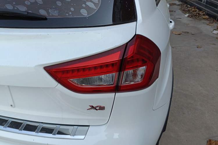 Used Geely Auto Vision X3 2017 1.5L Manual Luxury Model Right Rear Taillight