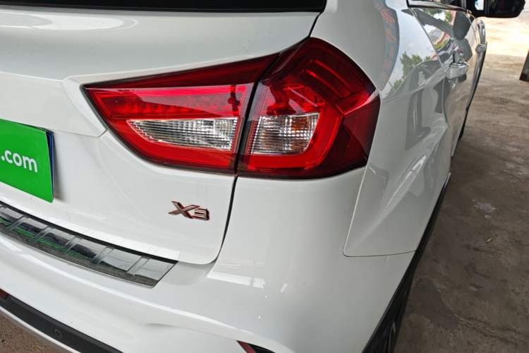 Used Geely Auto Vision X3 2017 1.5L Automatic Elite Model Right Rear Taillight