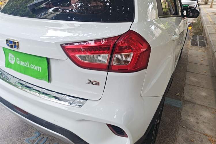 Used Geely Auto Vision X3 2017 1.5L Automatic Elite Model Right Rear Taillight