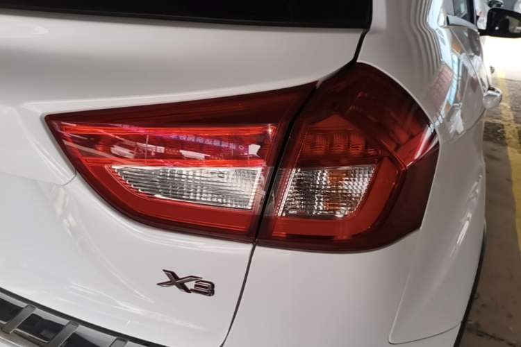 Used Geely Auto Vision X3 2017 1.5L Automatic Luxury Model Right Rear Taillight