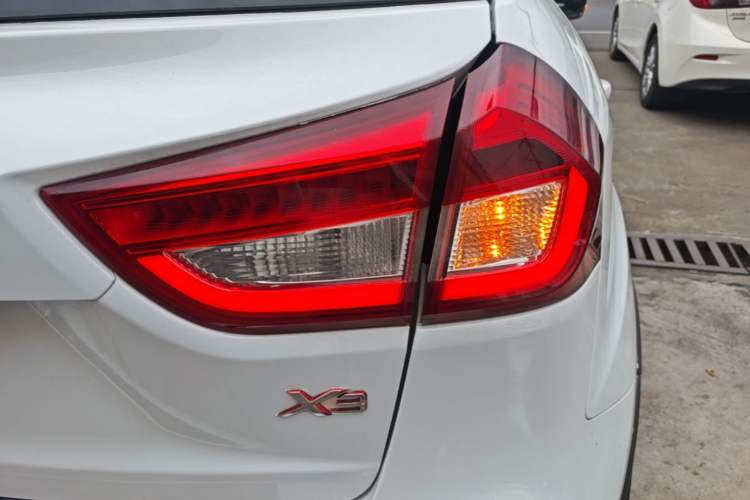 Used Geely Auto Vision X3 2017 1.5L Automatic Luxury Model Right Rear Taillight
