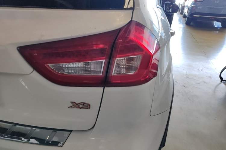 Used Geely Auto Vision X3 2017 1.5L Manual Elite Model Right Rear Taillight