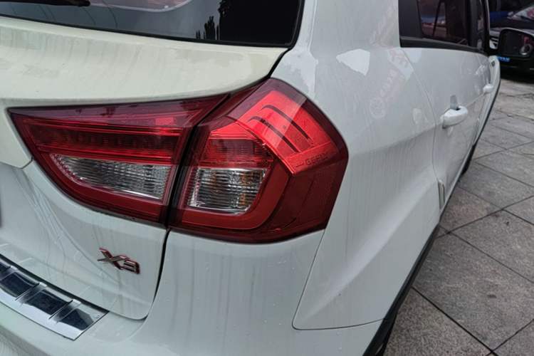 Used Geely Auto Vision X3 2017 1.5L Manual Luxury Model Right Rear Taillight