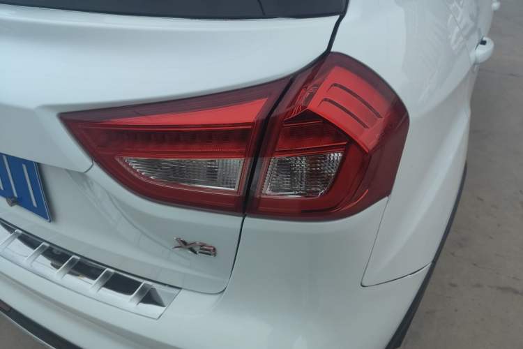 Used Geely Auto Vision X3 2017 1.5L Automatic Luxury Model Right Rear Taillight