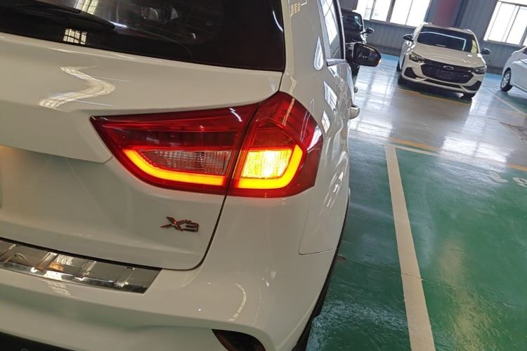 Used Geely Auto Vision X3 2017 1.5L Automatic Elite Model Right Rear Taillight