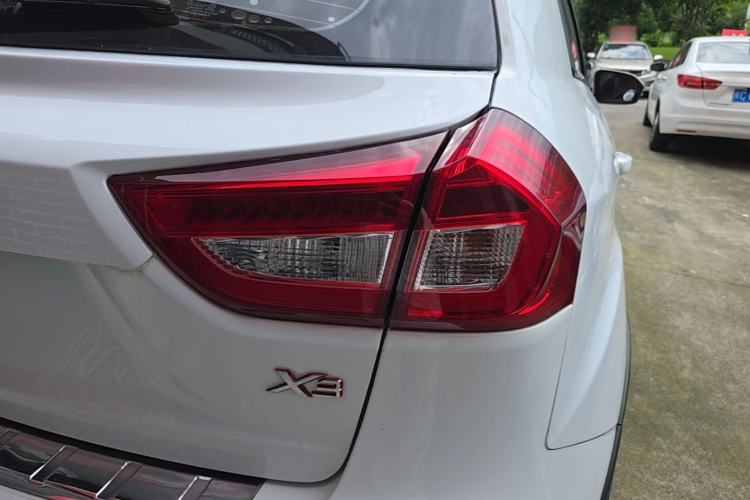 Used Geely Auto Vision X3 2017 1.5L Manual Luxury Model Right Rear Taillight