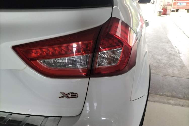 Used Geely Auto Vision X3 2017 1.5L Automatic Luxury Model Right Rear Taillight