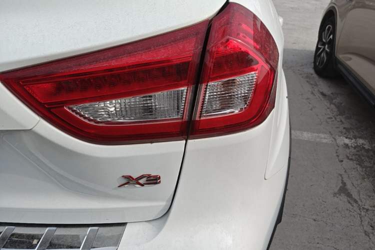 Used Geely Auto Vision X3 2017 1.5L Automatic Luxury Model Right Rear Taillight