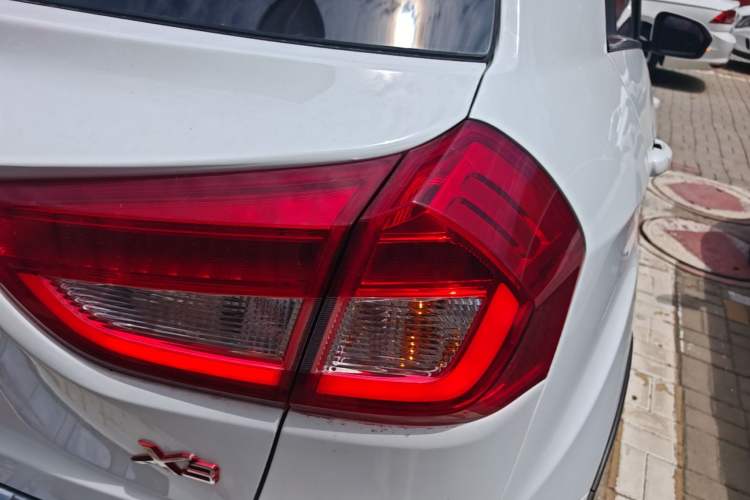 Used Geely Auto Vision X3 2017 1.5L Manual Elite Model Right Rear Taillight