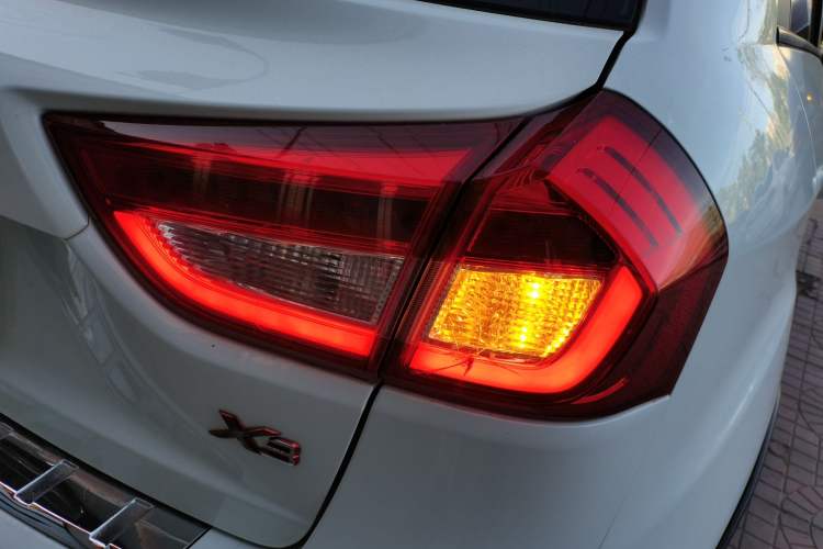 Used Geely Auto Vision X3 2017 1.5L Manual Luxury Model Right Rear Taillight