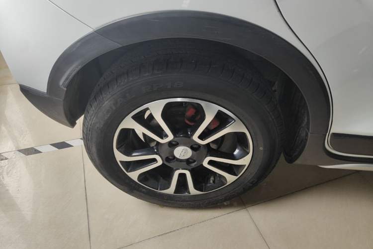 Used Geely Auto Vision X3 2017 1.5L Automatic Luxury Model Right Rear Wheel Hub