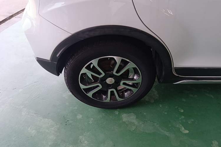 Used Geely Auto Vision X3 2017 1.5L Automatic Elite Model Right Rear Wheel Hub