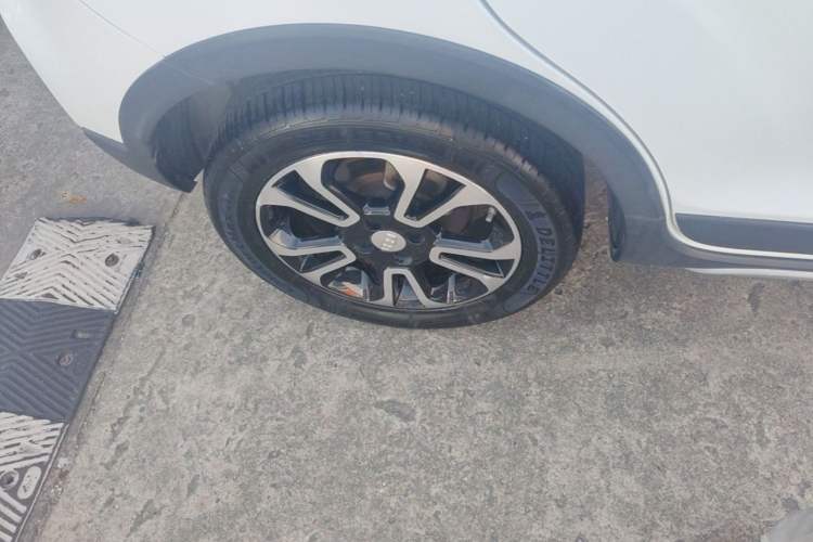 Used Geely Auto Vision X3 2017 1.5L Automatic Elite Model Right Rear Wheel Hub