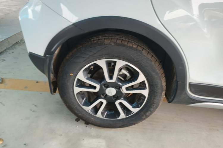 Used Geely Auto Vision X3 2017 1.5L Automatic Elite Model Right Rear Wheel Hub