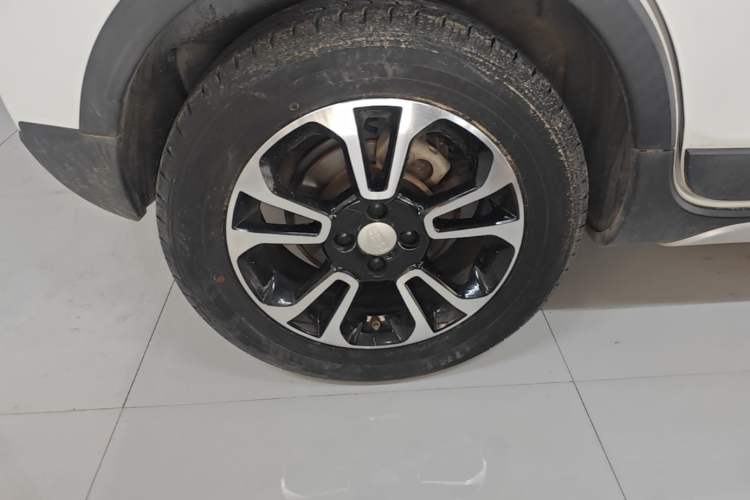 Used Geely Auto Vision X3 2017 1.5L Automatic Elite Model Right Rear Wheel Hub