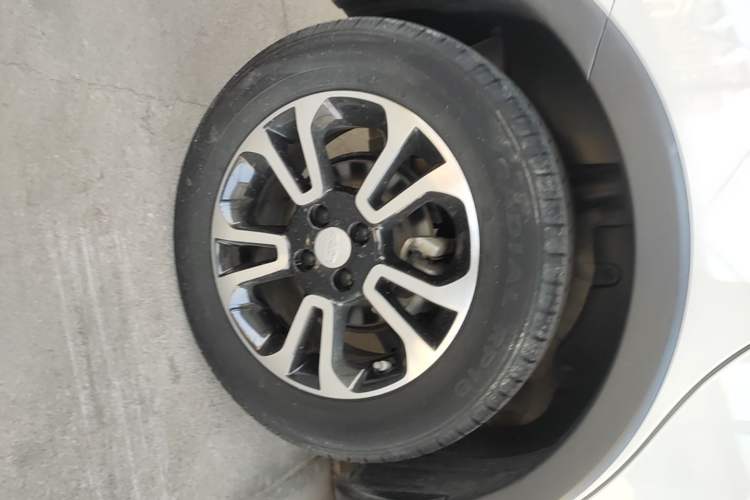 Used Geely Auto Vision X3 2017 1.5L Automatic Elite Model Right Rear Wheel Hub