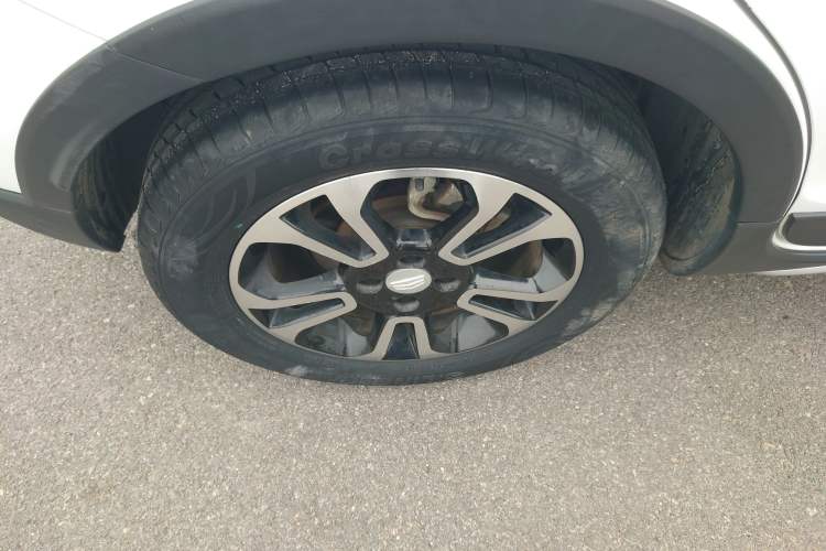 Used Geely Auto Vision X3 2017 1.5L Automatic Elite Model Right Rear Wheel Hub