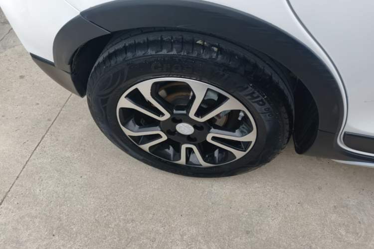 Used Geely Auto Vision X3 2017 1.5L Automatic Elite Model Right Rear Wheel Hub