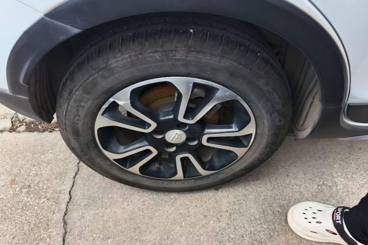 Used Geely Auto Vision X3 2017 1.5L Automatic Elite Model Right Rear Wheel Hub