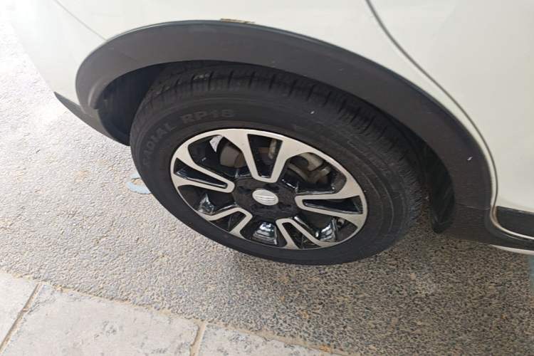 Used Geely Auto Vision X3 2017 1.5L Automatic Elite Model Right Rear Wheel Hub