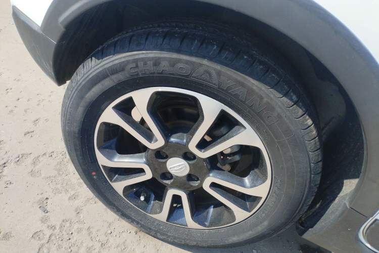 Used Geely Auto Vision X3 2017 1.5L Automatic Elite Model Right Rear Wheel Hub