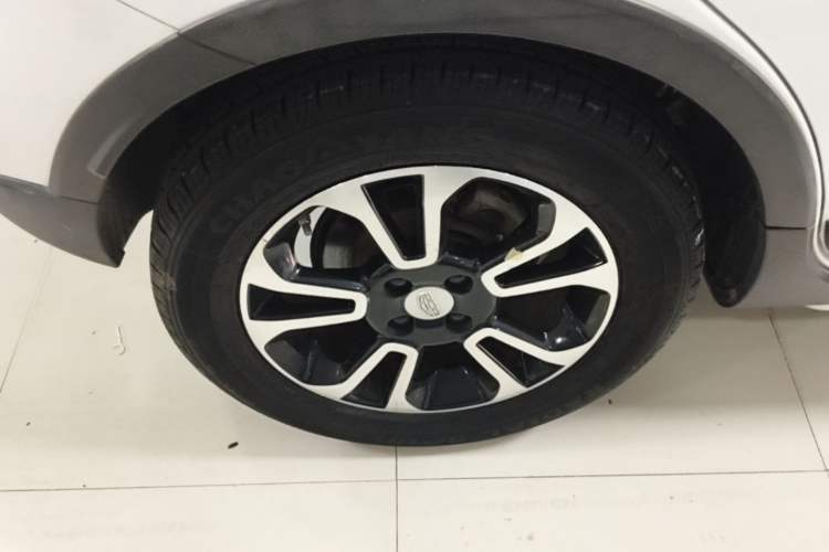Used Geely Auto Vision X3 2017 1.5L Automatic Elite Model Right Rear Wheel Hub
