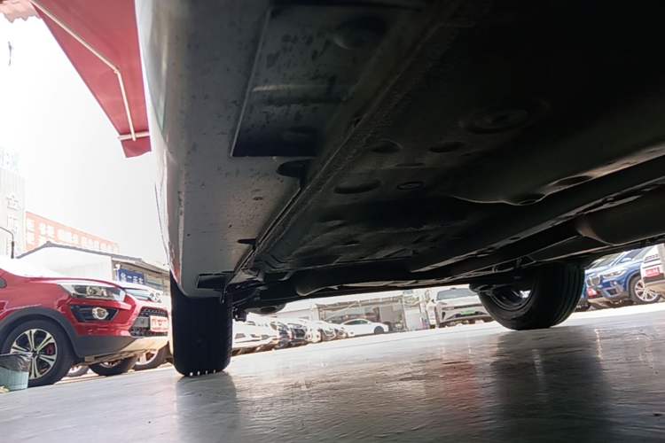 Used Geely Auto Vision X3 2017 1.5L Automatic Elite Model Right Side Sill