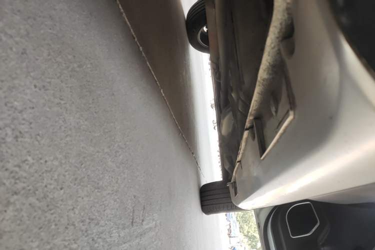 Used Geely Auto Vision X3 2017 1.5L Automatic Elite Model Right Side Sill