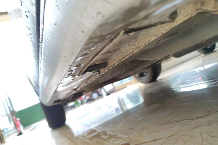 Used Geely Auto Vision X3 2017 1.5L Automatic Elite Model Right Side Sill