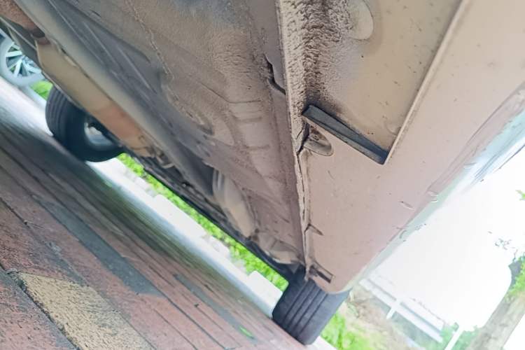 Used Geely Auto Vision X3 2017 1.5L Automatic Elite Model Right Side Sill