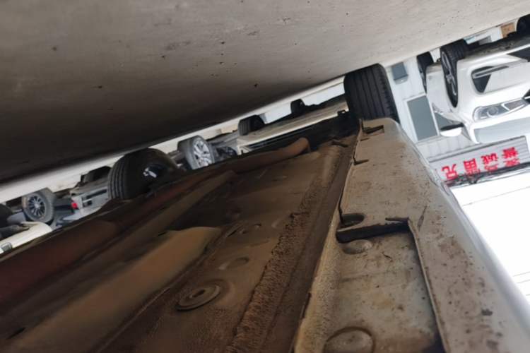 Used Geely Auto Vision X3 2017 1.5L Automatic Elite Model Right Side Sill
