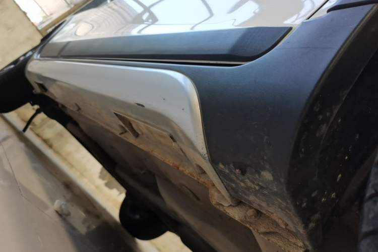 Used Geely Auto Vision X3 2017 1.5L Automatic Elite Model Right Side Sill