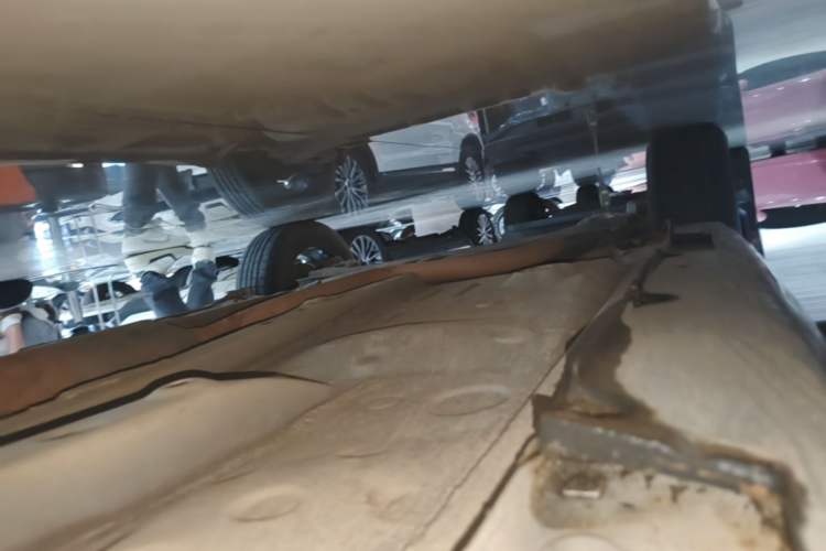 Used Geely Auto Vision X3 2017 1.5L Automatic Elite Model Right Side Sill