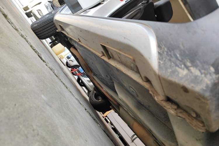 Used Geely Auto Vision X3 2017 1.5L Automatic Elite Model Right Side Sill