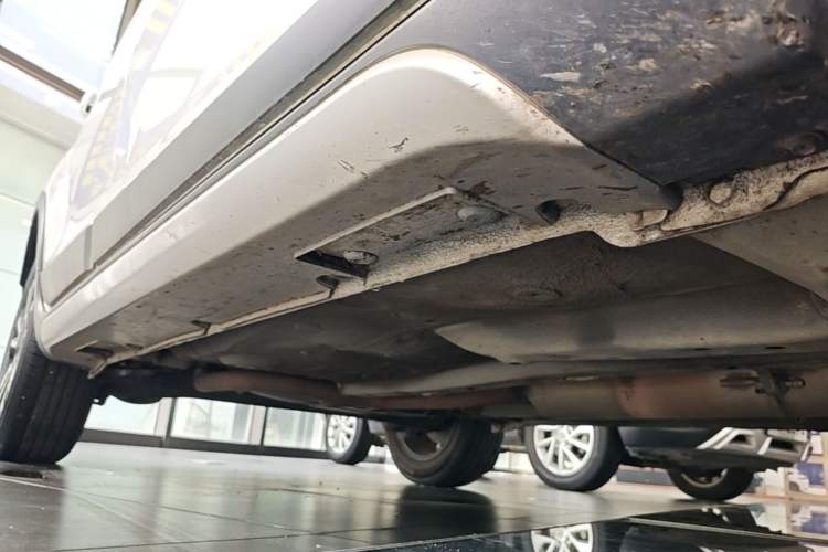 Used Geely Auto Vision X3 2017 1.5L Manual Luxury Model Right Side Sill