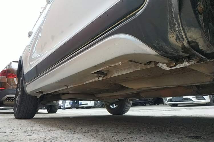 Used Geely Auto Vision X3 2017 1.5L Automatic Luxury Model Right Side Sill