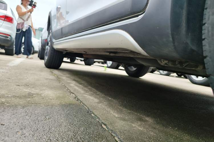 Used Geely Auto Vision X3 2017 1.5L Automatic Elite Model Right Side Sill