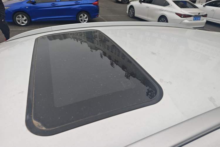 Used Geely Auto Vision X3 2017 1.5L Automatic Luxury Model Roof