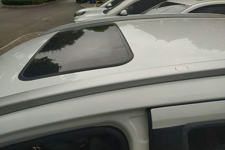 Used Geely Auto Vision X3 2017 1.5L Manual Luxury Model Roof
