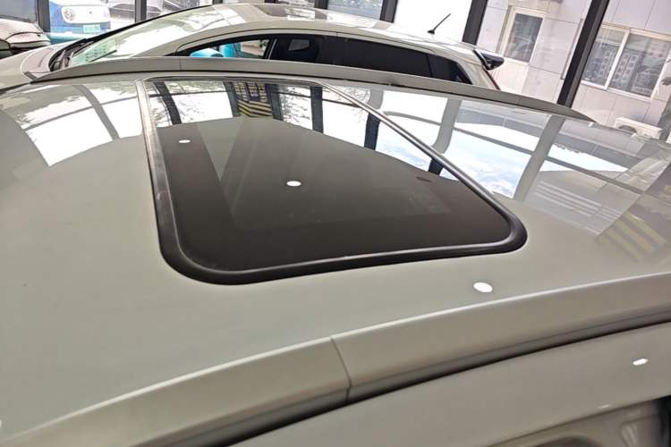 Used Geely Auto Vision X3 2017 1.5L Manual Luxury Model Roof