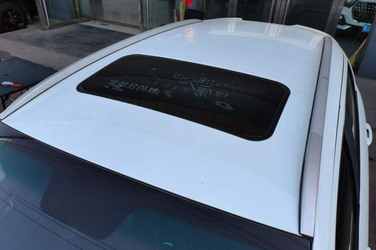Used Geely Auto Vision X3 2017 1.5L Manual Luxury Model Roof