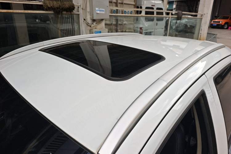 Used Geely Auto Vision X3 2017 1.5L Automatic Luxury Model Roof