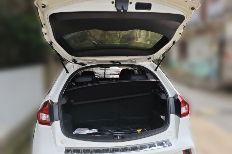 Used Geely Auto Vision X3 2017 1.5L Automatic Elite Model Trunk