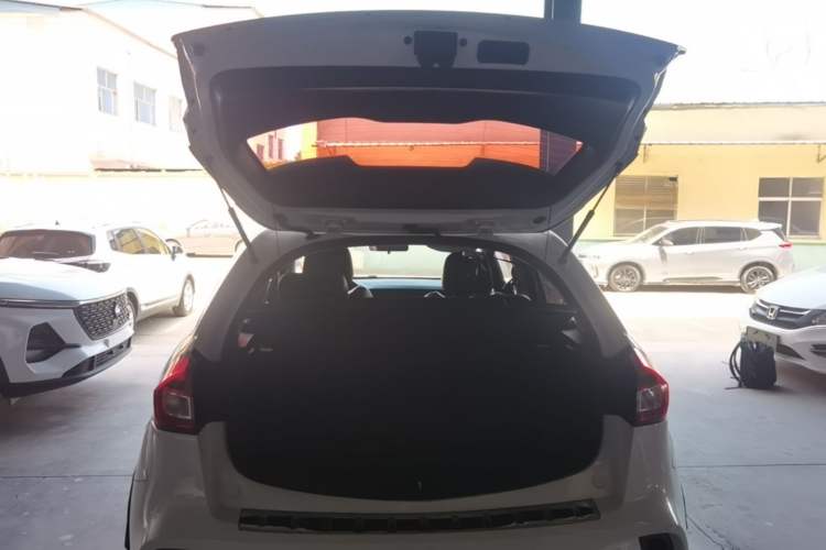 Used Geely Auto Vision X3 2017 1.5L Automatic Luxury Model Trunk
