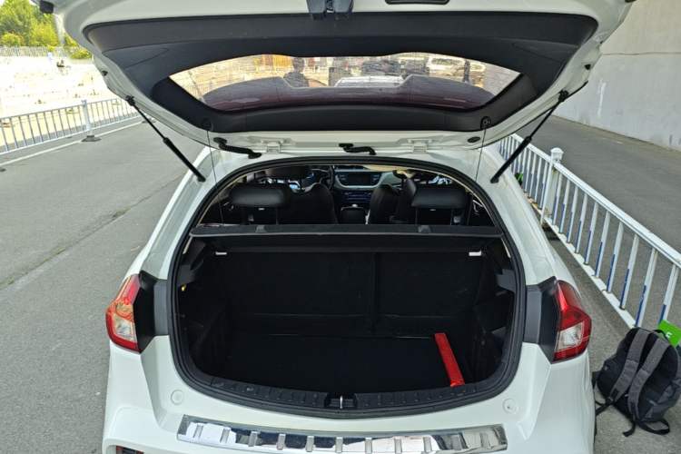 Used Geely Auto Vision X3 2017 1.5L Manual Luxury Model Trunk