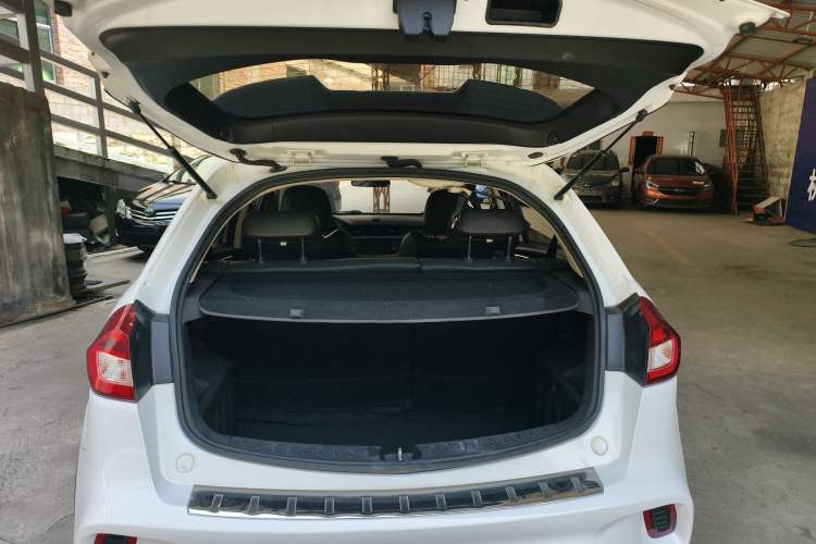 Used Geely Auto Vision X3 2017 1.5L Automatic Luxury Model Trunk